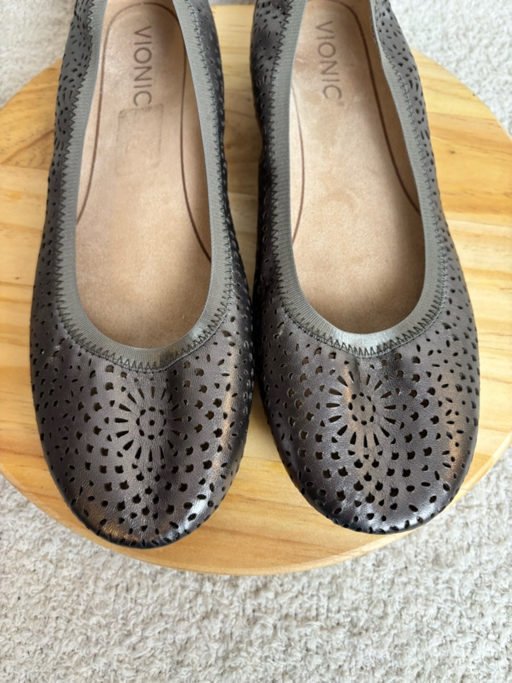 Vionic Shoes Womens 8.5 Robyn Ballet Flats Perforated Pewter Metallic Leather - Picture 5 of 11